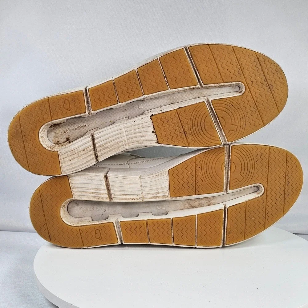 On Running The Roger Clubhouse Mid White Ivory‎ Womens 11 Sneakers 3WD11150248